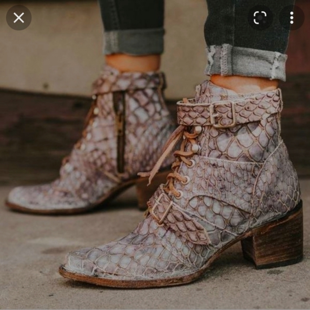 Freebird By Steve Madden Fauna Rare Rose Gold